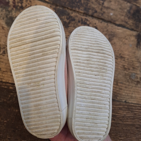 Pink Courderoy Shoe With Star - Picture 2 of 2